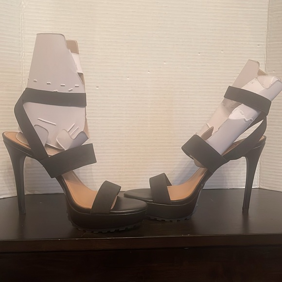 I.N.C Cerinaf Black heels - Picture 2 of 2